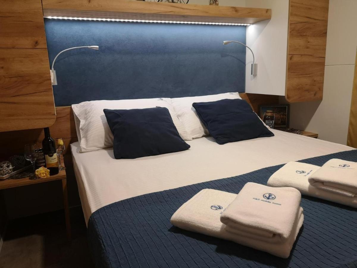 J & R Mobile Homes Biograd Na Moru Luaran gambar